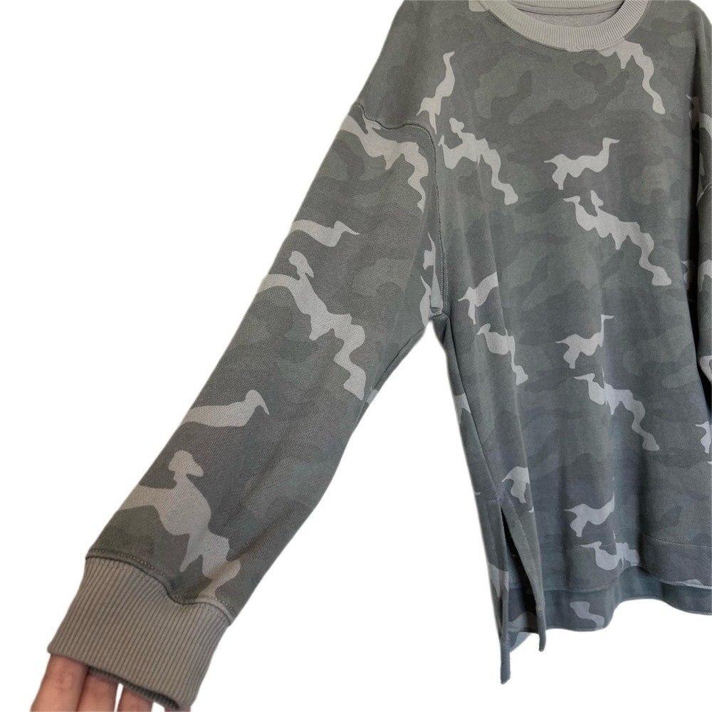 American Eagle Jegging Fit Camo Oversized Pullover Sweatshirt Size XS - Picture 4 of 7